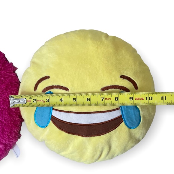 2 Emoji throw pillows 1 hot pink female with sequin bow and 1 laughing emoji - Picture 9 of 11